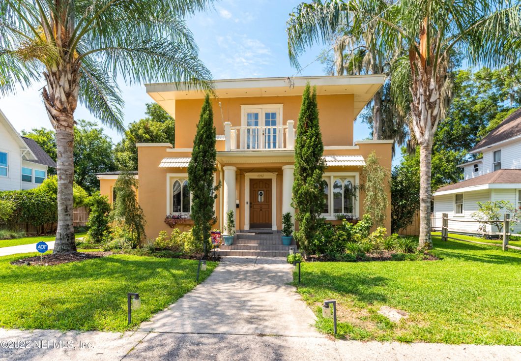 1174945 4242 Melrose Avenue