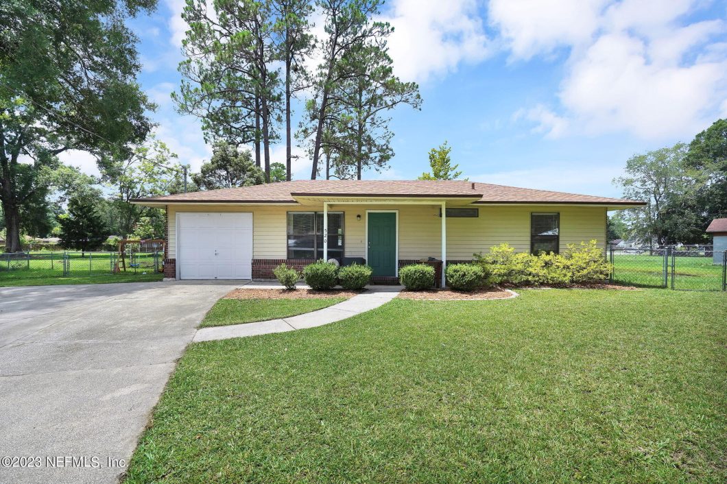 1238489 520 Fairgreen Court