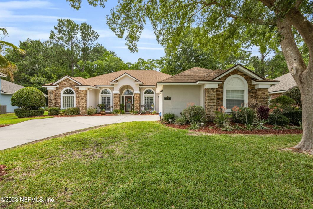 1230280 5722 W Plum Hollow Drive