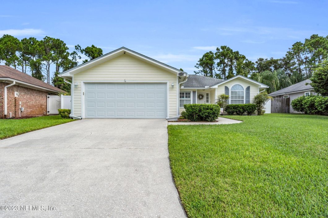 1243039 12373 Apple Leaf Drive