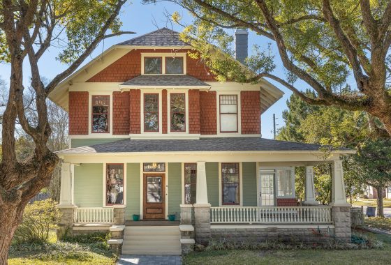 2022750 1504 Barrs Street