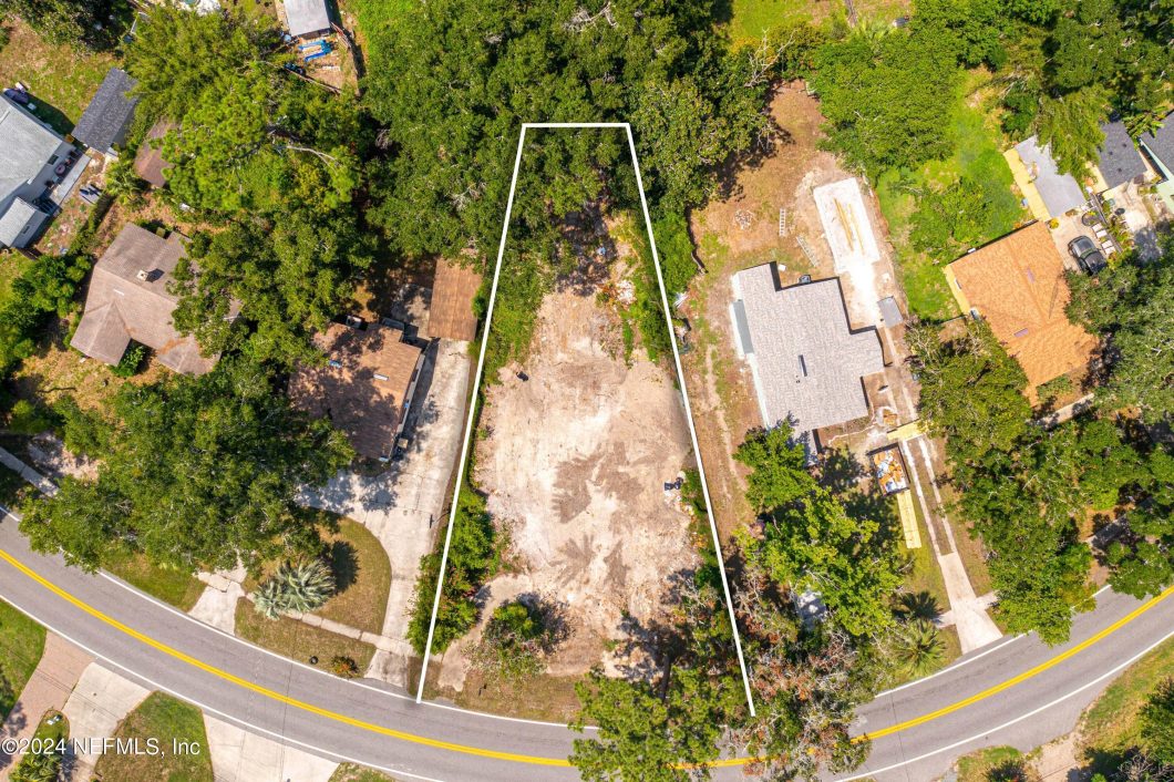 2037286 2935 Lake Shore Boulevard