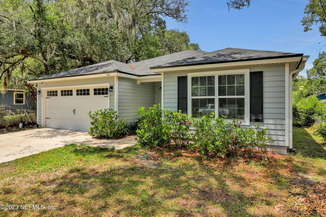 1228152 1835 Moseley Street