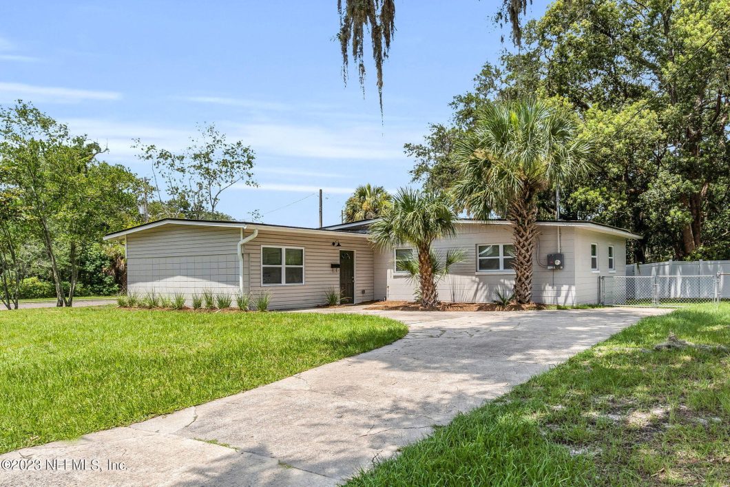 1236281 10306 De Paul Drive