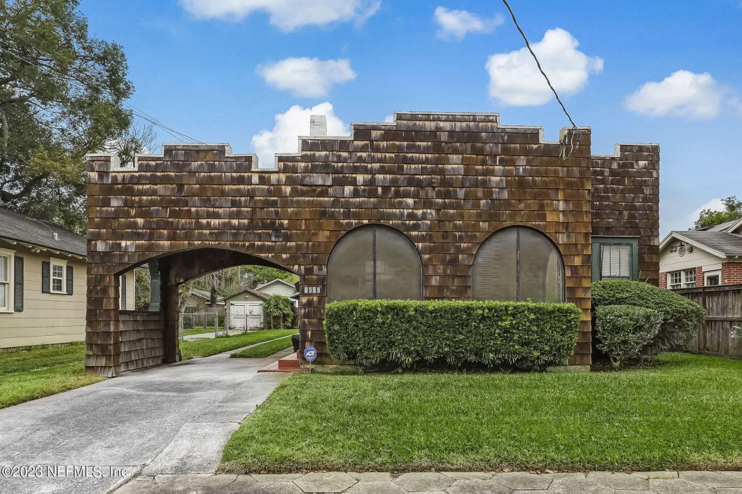 2000903 1359 Ingleside Avenue