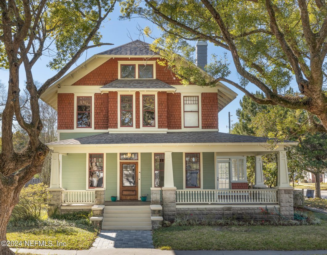 2013153 1504 Barrs Street