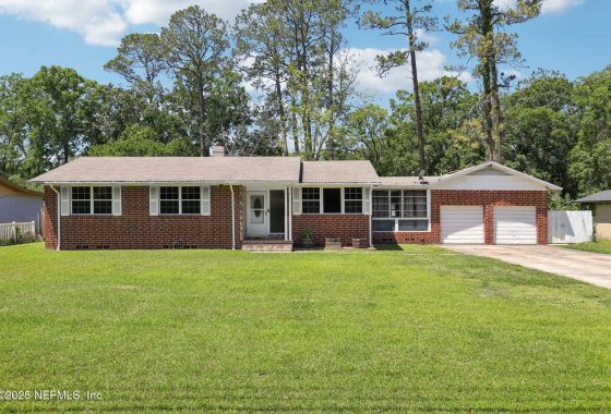 2092314 1126 Lake Shore Boulevard