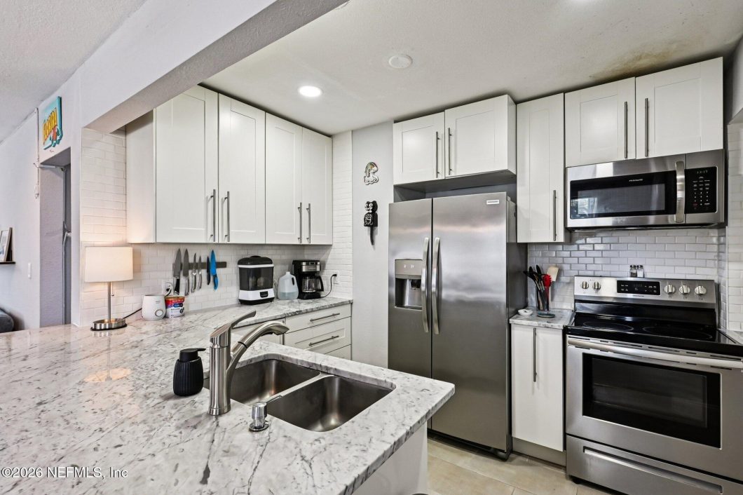 2134851 720 West Street