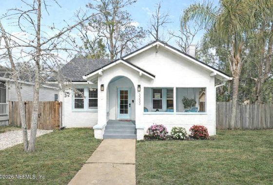 2130617 3233 Mayflower Street