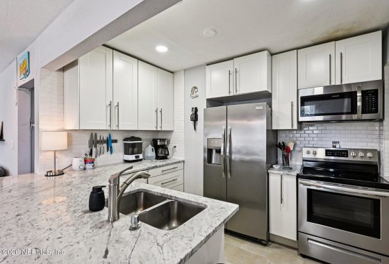 2134851 720 West Street