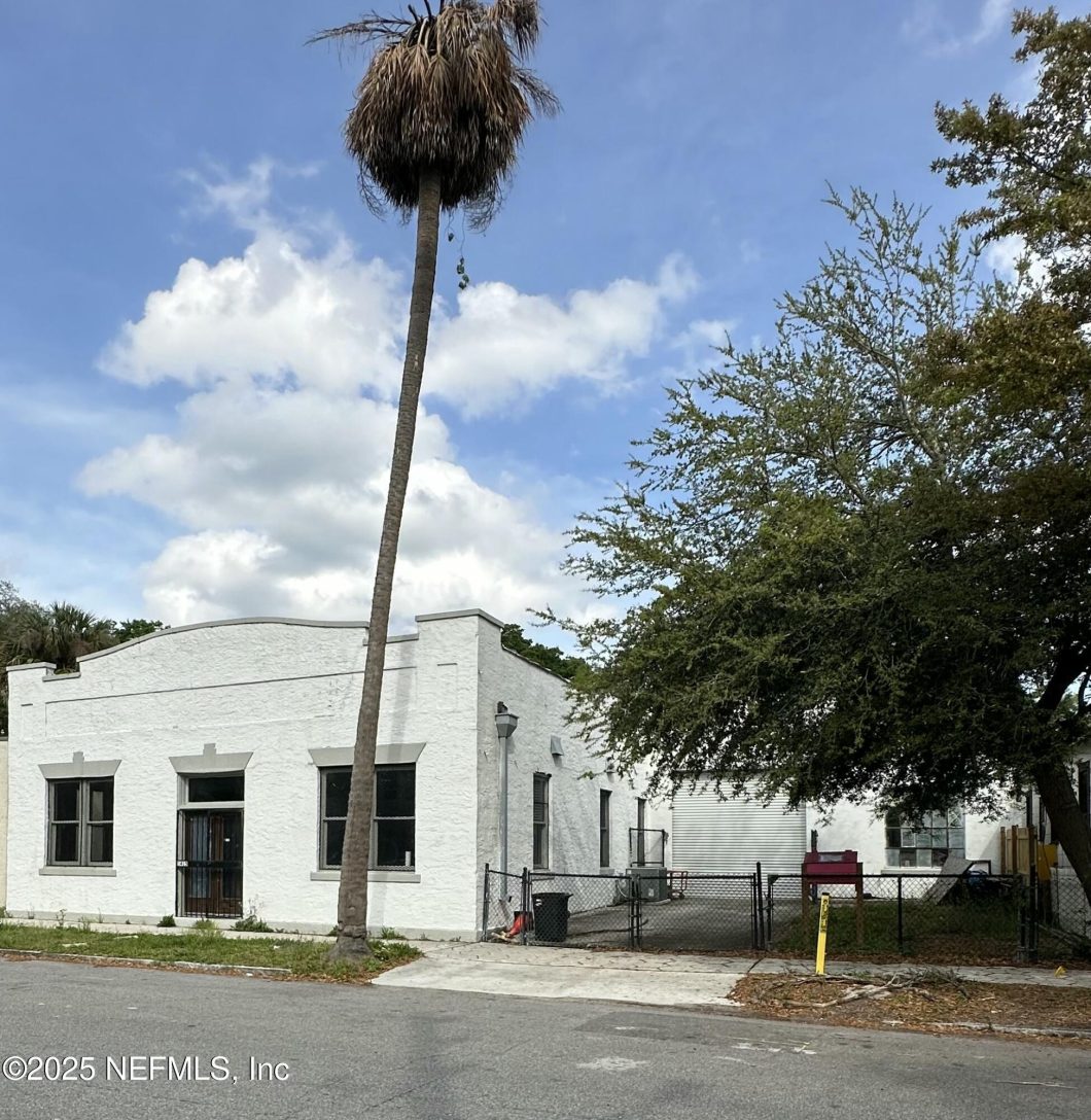 2112145 1415 Walnut Street