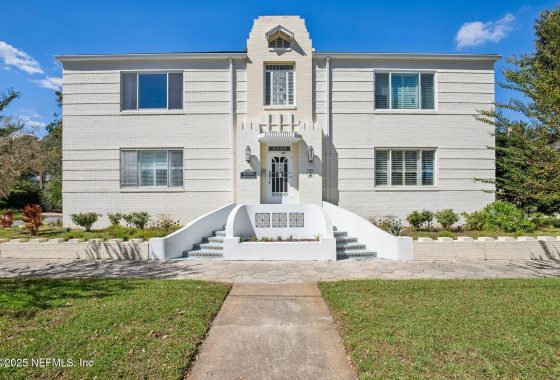 2115357 3225 St Johns Avenue C